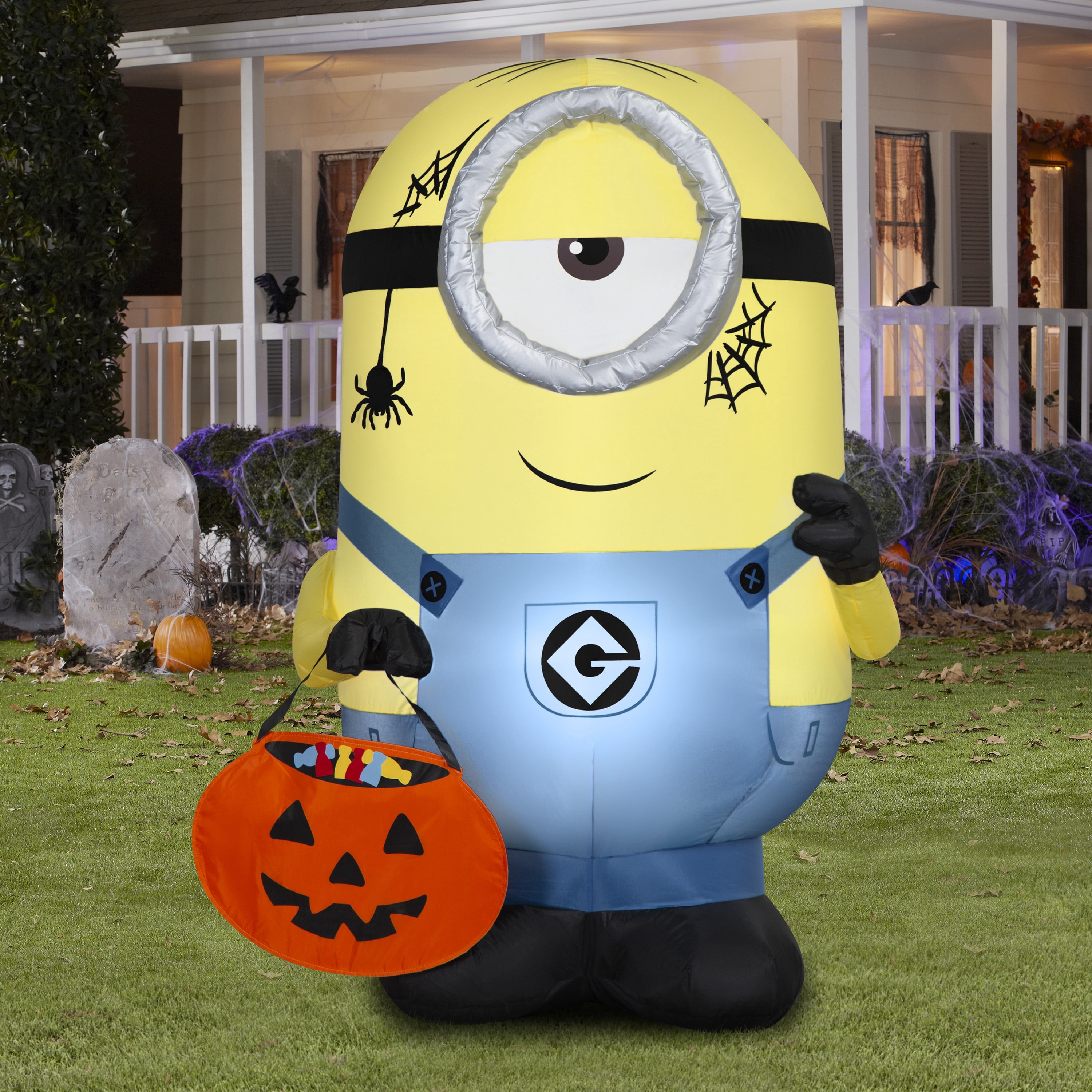 Airblown Halloween Yard Inflatables Light Minions Stuart as Villain Universal, 4.2 ft