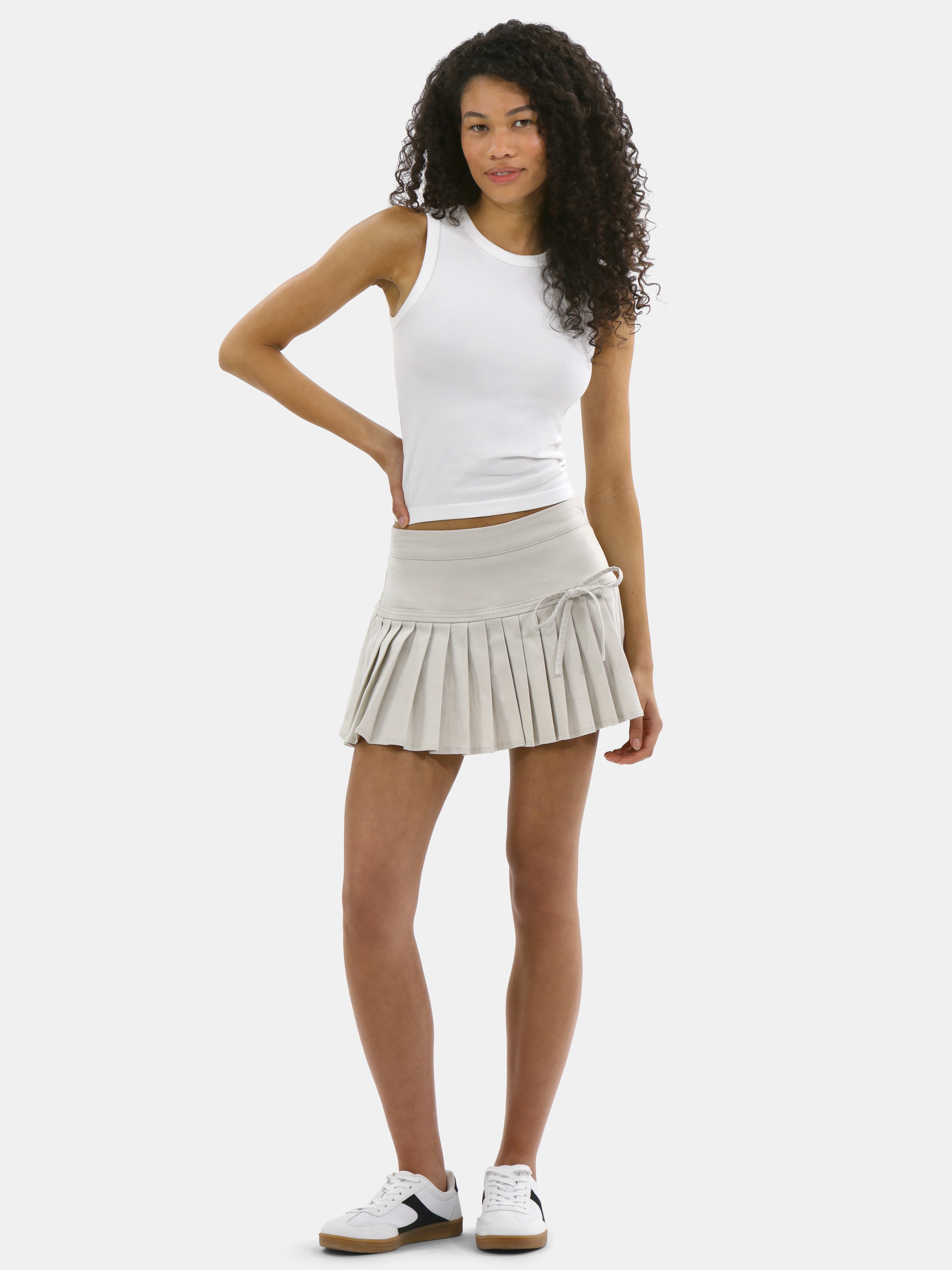 No Boundaries Juniors Pleated Mini Skort, Women's