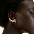 thumbnail image 4 of 1 par de elegantes pendientes de mariposa con forma de mariposa para mujer, aretes de metal a la moda, accesorio de joyería para orejas sin perforar, con diamantes de imitación, 4 of 8