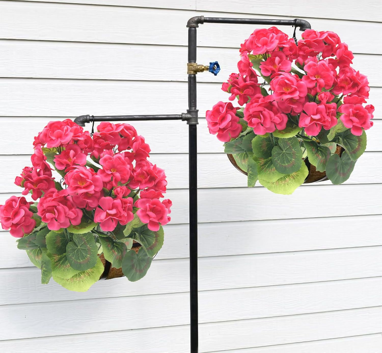 2pcsArtificial Geraniums Silk Flowers Outdoor Artificial Red Geranium Bush Faux Flowers Red Geraniums for Floral Home Decor Indoor Garden Patio Grave Cemetary Vase Table Centerpiece