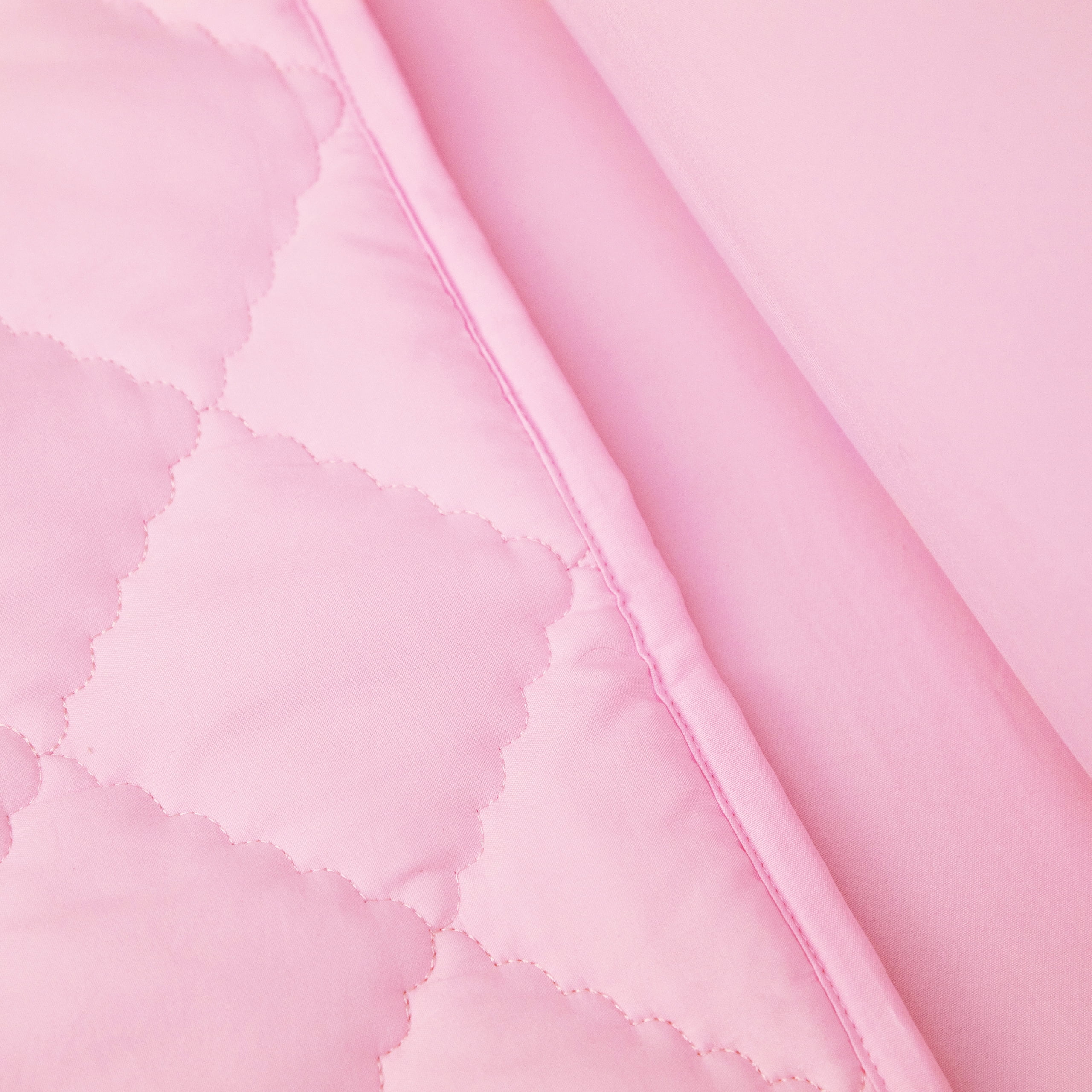 Flxxie Microfiber Toddler Bedding Set, Soft and Easy Care Crib Sheet Set, Includes Quilted Comforter, Flat Top Sheet, Fitted Sheet, Envelope Pillow Case for Boys and Girls, Pink, 4 Pieces