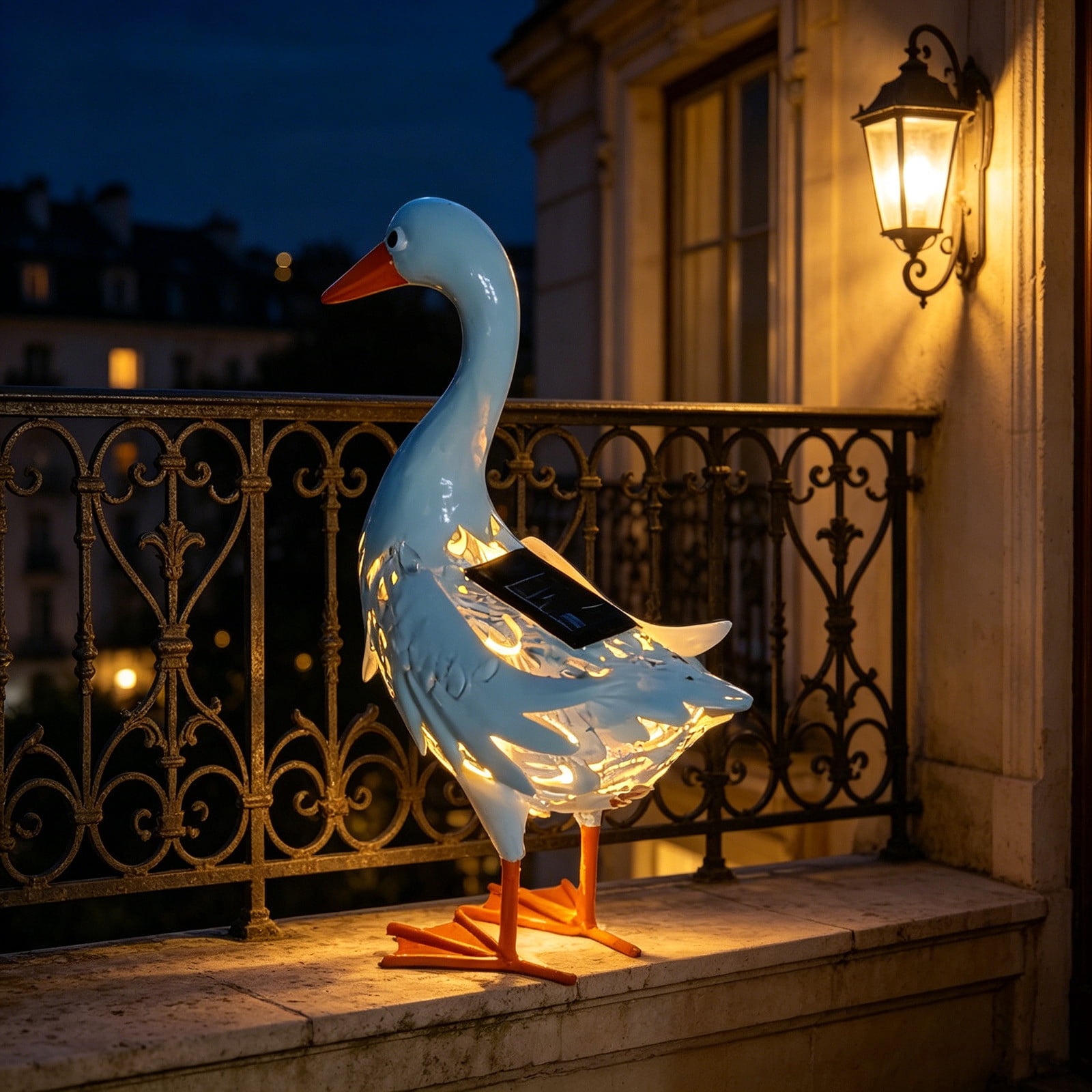 PLPPYFS Solar-powered Metal Duck Garden Statue Courtyard Garden Ornament Outdoor Lifelike Duck Decor Yard Art Sculpture for Home Lawn Backyard Porch Patio Decoration, Gift for Housewarming