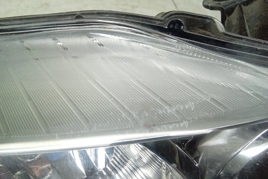 Pre-Owned 10 2010 Toyota Corolla Passenger RH Head Light Lamp OEM - Verify Specific Vehicle Fitment In Description - (Good)