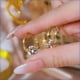 thumbnail image 4 of Pendientes de circonita irregulares de alta gama para mujer., 4 of 9