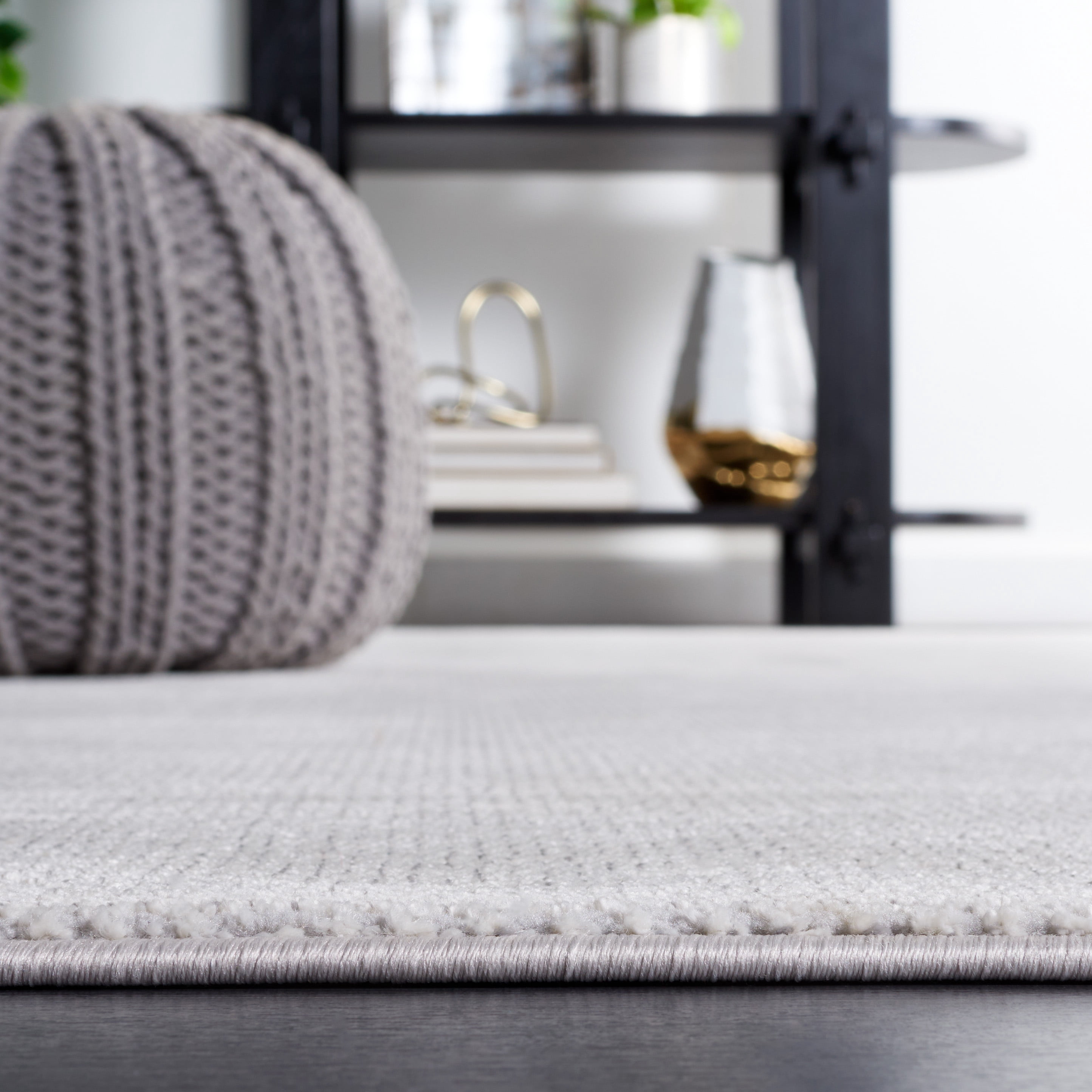 SAFAVIEH Continental Josif Solid Area Rug, Gray, 6'7" x 6'7" Round