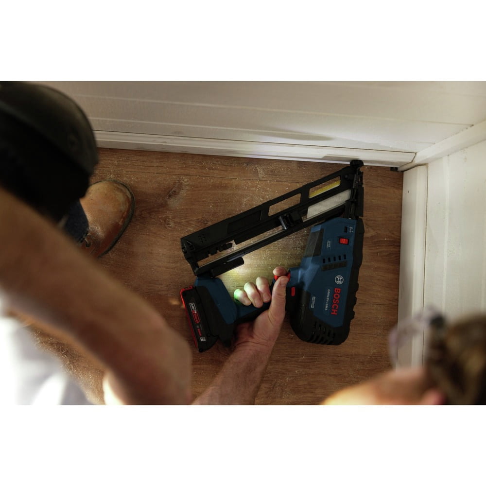 Restored Bosch GNH18V-15MAB12-RT 18V Lithium-Ion Brushless 15-Gauge Cordless Angled Finish Nailer Kit (2 Ah) (Refurbished)