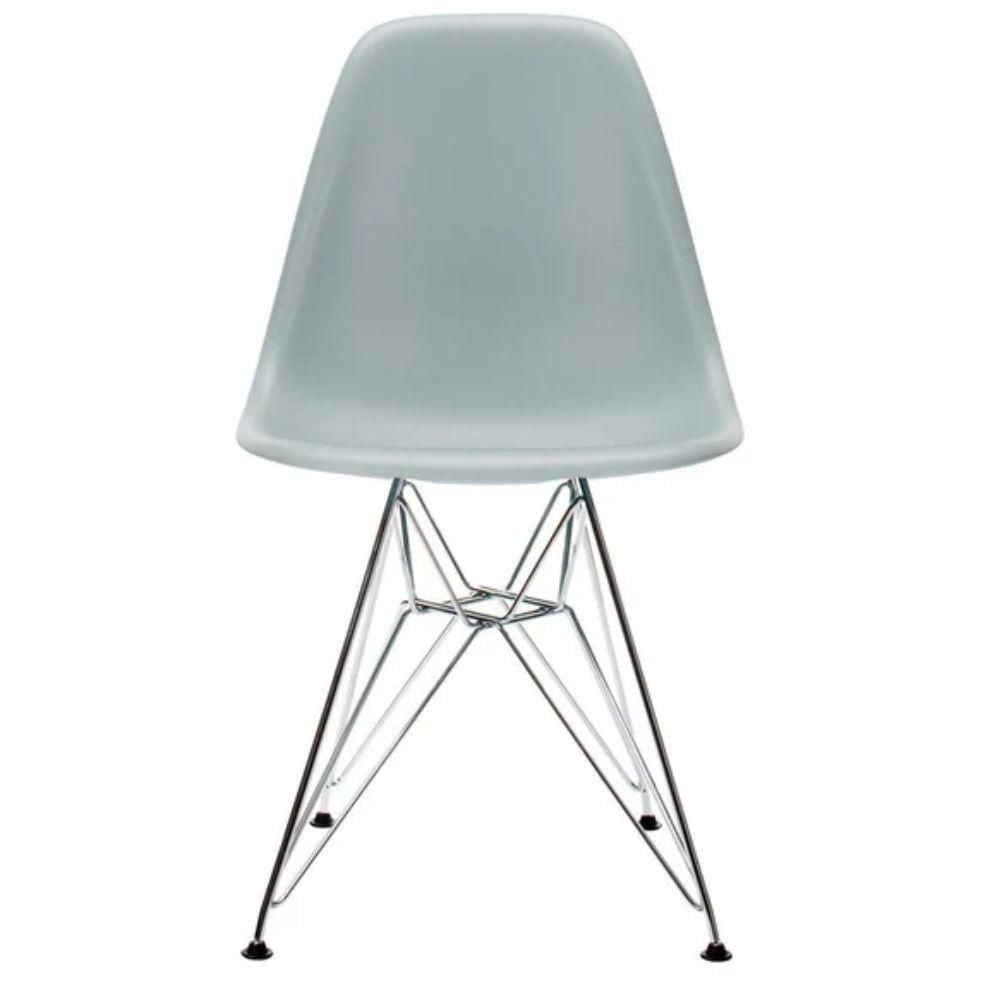 Chaise grise avec base chromée de la collection Heavenly