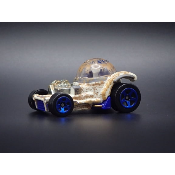 Open Box R2-D2 DIRTY STAR WARS 1/64 SCALE COLLECTIBLE DIORAMA DIECAST MODEL CAR