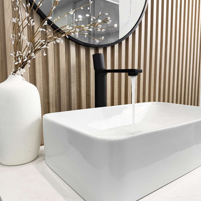 Robinet de Salle de Bain Nessa Élégant à une Poignée Ht. 12 1/2 Pouces Noir Mat B-122N