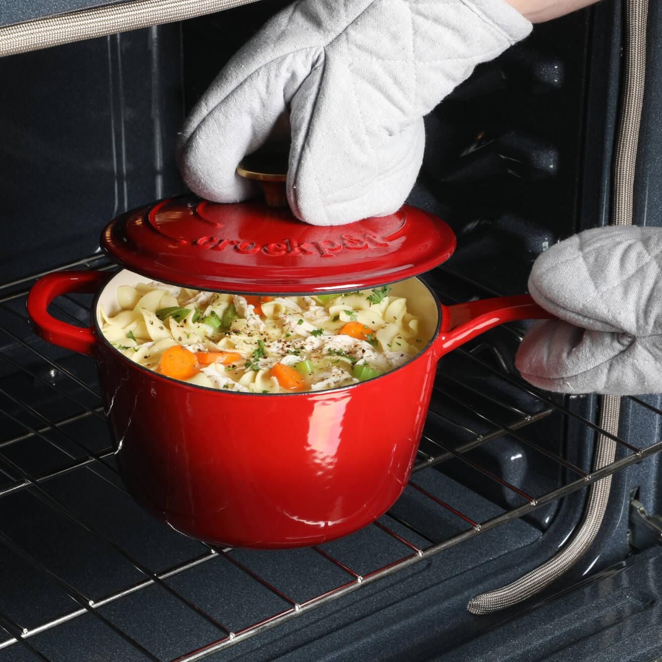 Crock-Pot Artisan 3 Qt Enameled Cast Iron Saucepan w/Lid, Gradient Red, Round