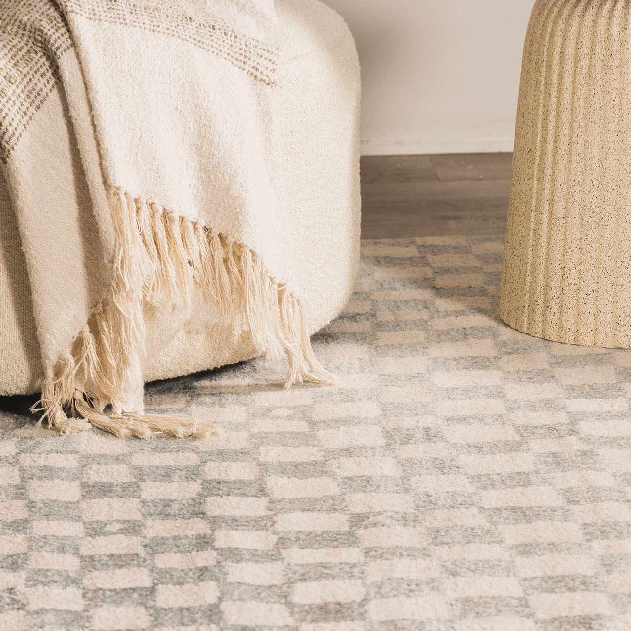 BoutiqueRugs Benjy Light Blue Checkered Area Rug - Cream, Silver Blue - 5'3" x 7'