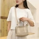thumbnail image 4 of Bolso Bandolera de Nailon de Gran Capacidad para Mujer, Ideal para Actividades Al Aire Libre., 4 of 7