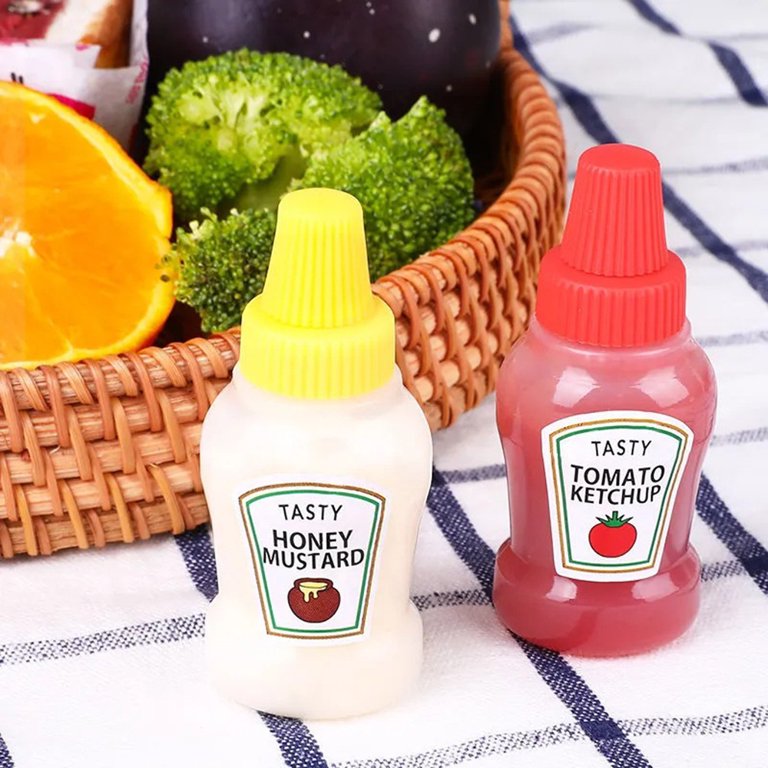 2PCS Mini Sauce Dispensing Bottle Portable for Sauces BBQ Dressing  Kitchenware Sauce Dispensing Bottle with Lid Lightweight and Durable Bottle  Salad Dressing Container Condiment Mini Squeeze B 