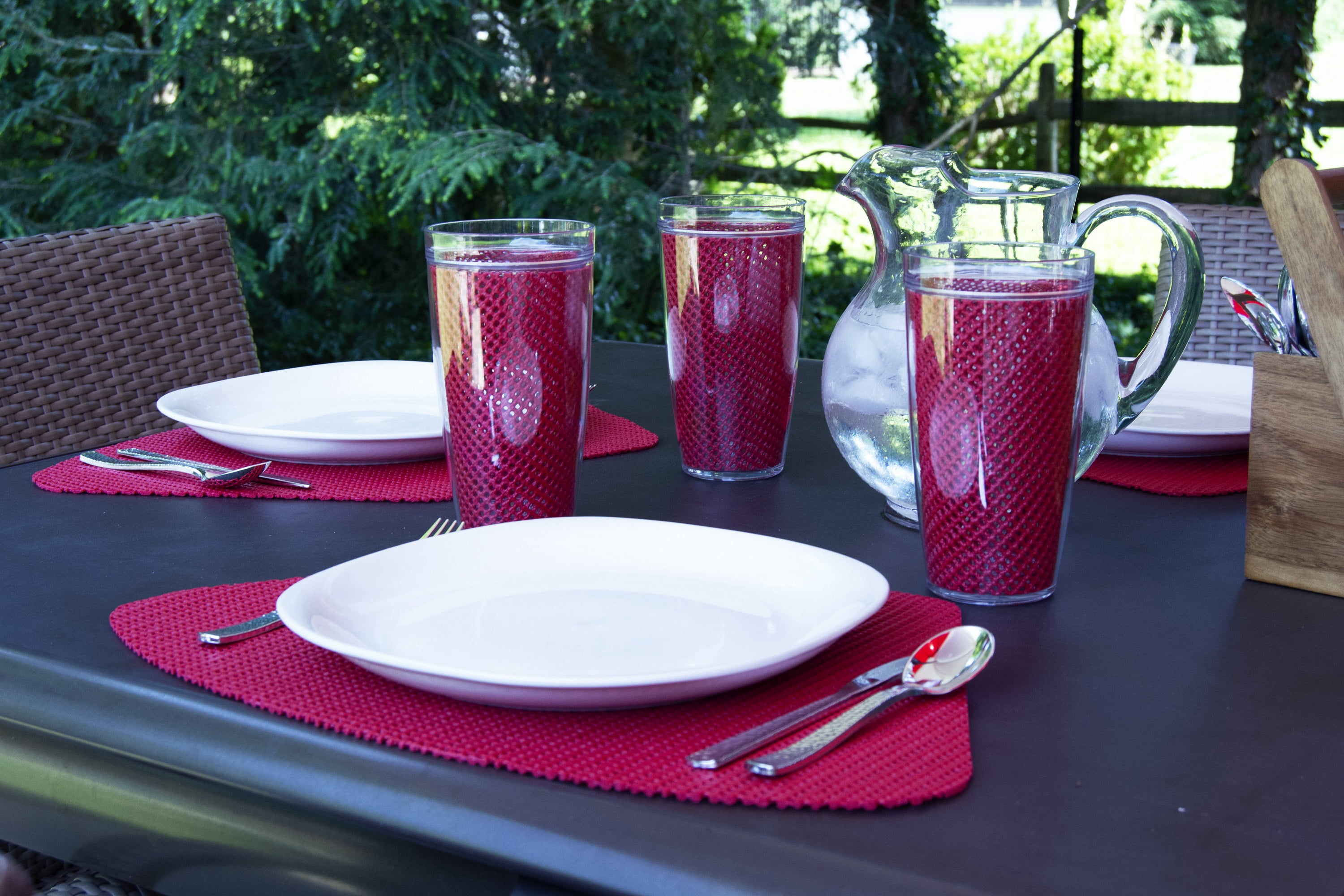 Kraftware Fishnet Wedge Placemats to Add Color to Any Round Outdoor Table (Set of 6) Flag Red