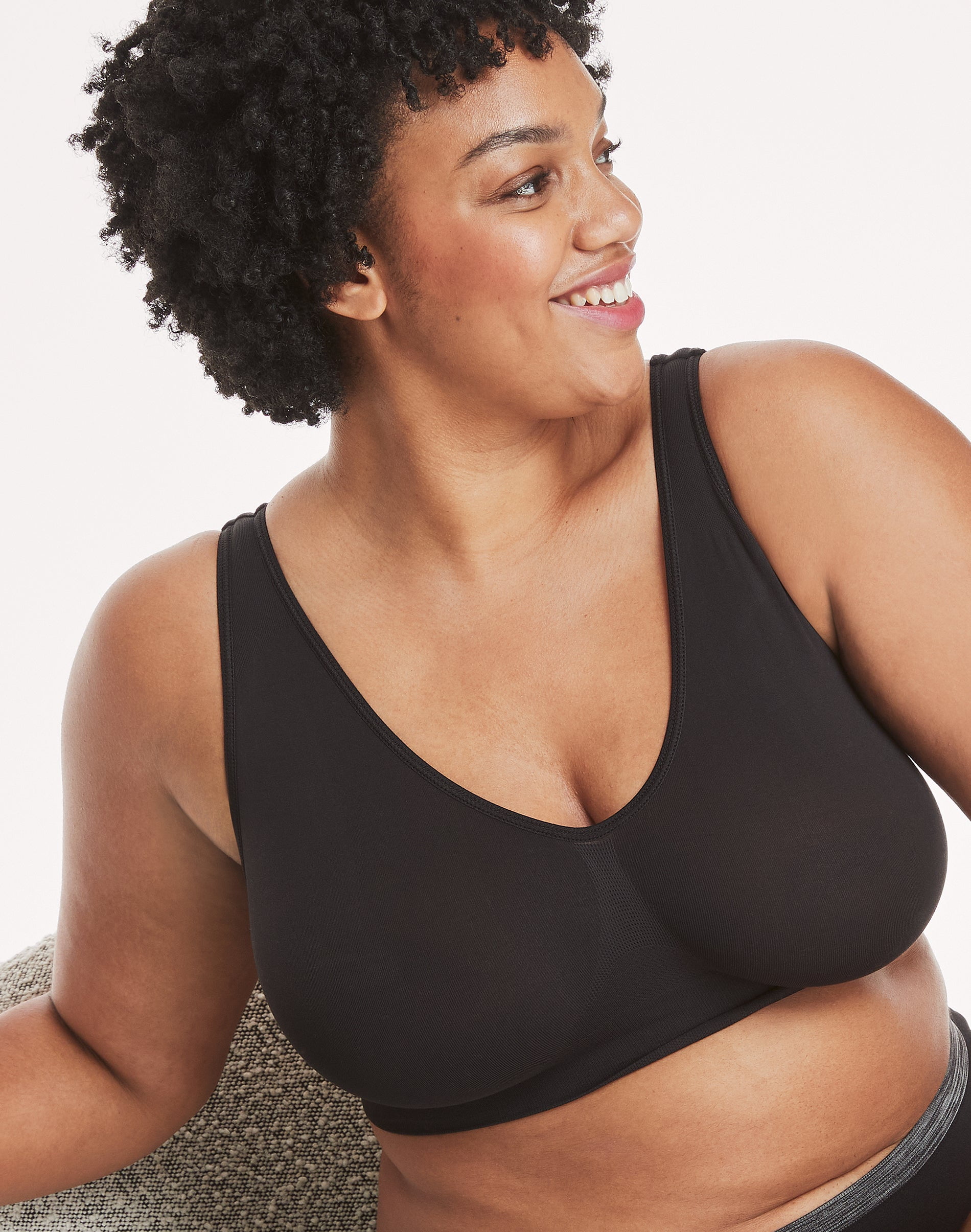 HanesBralette Comfort Flex Fit Women's Wireless Bra Seamless Wide Strap MHG196