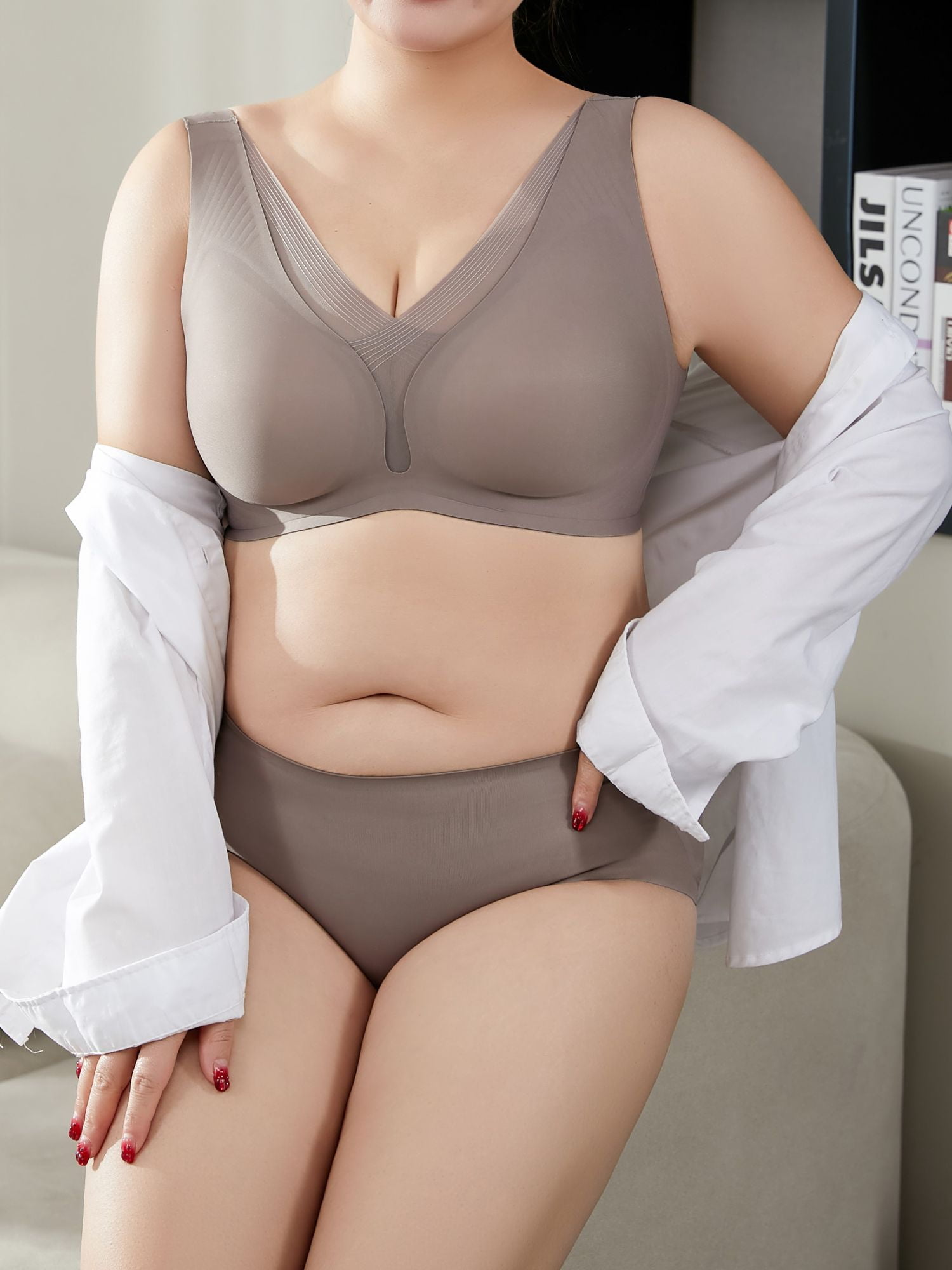 YOURISS Plus Size Seamless T-Shirt Bra, Wireless Bra, Smoothing U-Back, Semi-Fixed Pads, Full Coverage for Everyday Comfort Light Taupe L