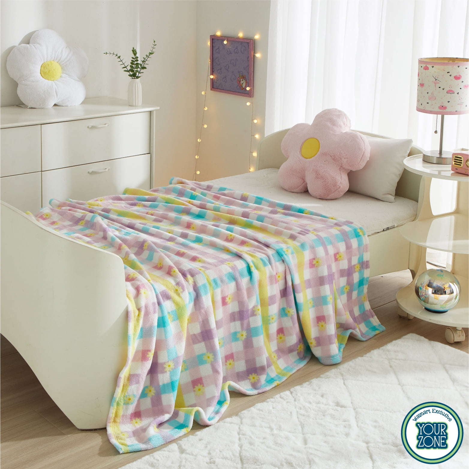 (2 pack) Your Zone 16"  Huggable Flower Pillow & 50" x 60" Throw Set, Pink