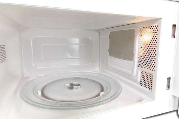Nostalgia 0.7 cu ft Countertop Microwave Ovens in White
