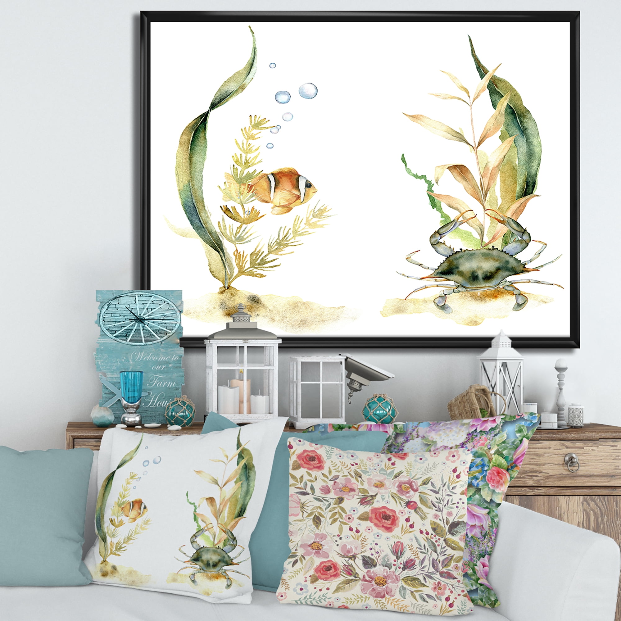 Designart 'Tropical Fish With Air Bubble and Algae' Traditional Framed Canvas Wall Art Print