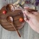 thumbnail image 5 of Cucharas de madera para comer, 6 piezas de cucharas de madera natural para comer, cuchara de té ecológica hecha a mano de 7 pulgadas para cenas, ensaladas, postres, papas fritas, bocadillos,, 5 of 6