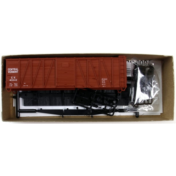 Accurail 4511 HO Central Vermont 40' Outside Braced Wood Box Car Kit