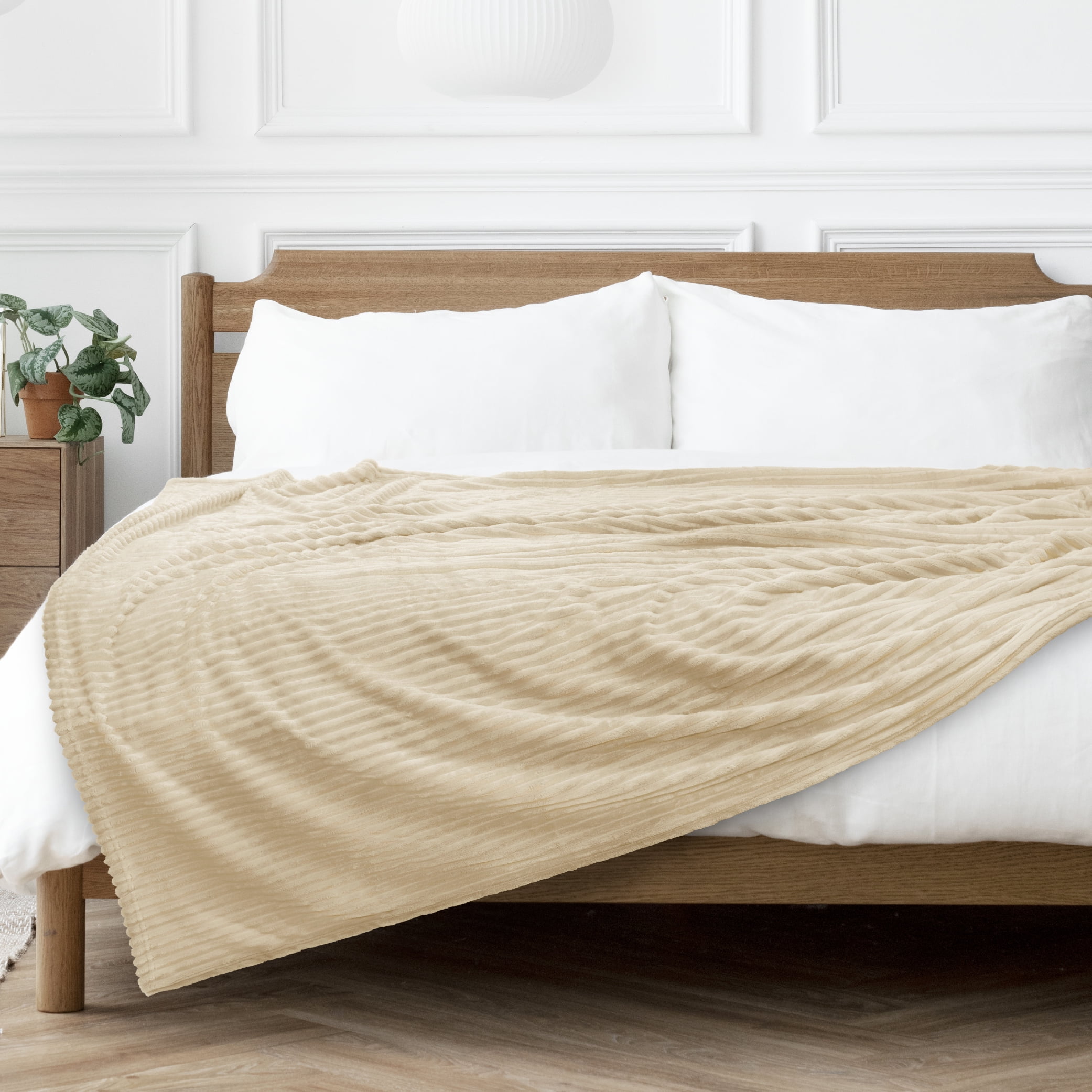 PAVILIA Super Soft Fleece Throw Blanket Cream Beige, Luxury Fuzzy Plush Flannel Throw, Warm Cozy Ribbed Microfiber Blanket for Sofa Couch Bed, Lightweight Striped Blanket, Beige, 50x60