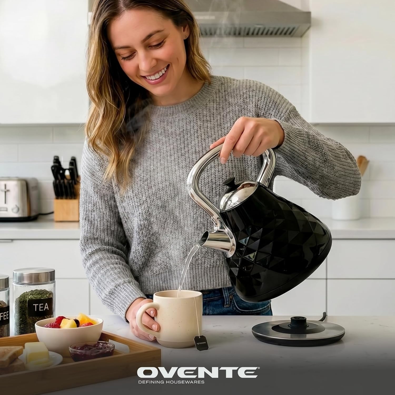 OVENTE Retro Electric Kettle, 1.7L Stainless Steel Tea Kettle, 1500W Fast Heating Hot Water Boiler with LED Indicator Light, Auto Shut-Off & Boil-Dry Protection, BPA-Free Teapot, Black KS755B