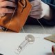 thumbnail image 2 of Herramienta fija para artesanía en cuero, herramienta portátil práctica para coser a mano, herramienta manual de latón 0 a 6 mm, 2 of 9
