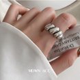 thumbnail image 2 of Anillos para mujeres y niñas, anillos abiertos ajustables chapados, juego de 2 anillos de oro llamativos para regalos de cumpleaños de fiesta minimalistas JM, 2 of 3