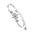 thumbnail image 4 of 1 pulsera exquisita con forma de copo de nieve y diamantes para estudiantes., 4 of 8