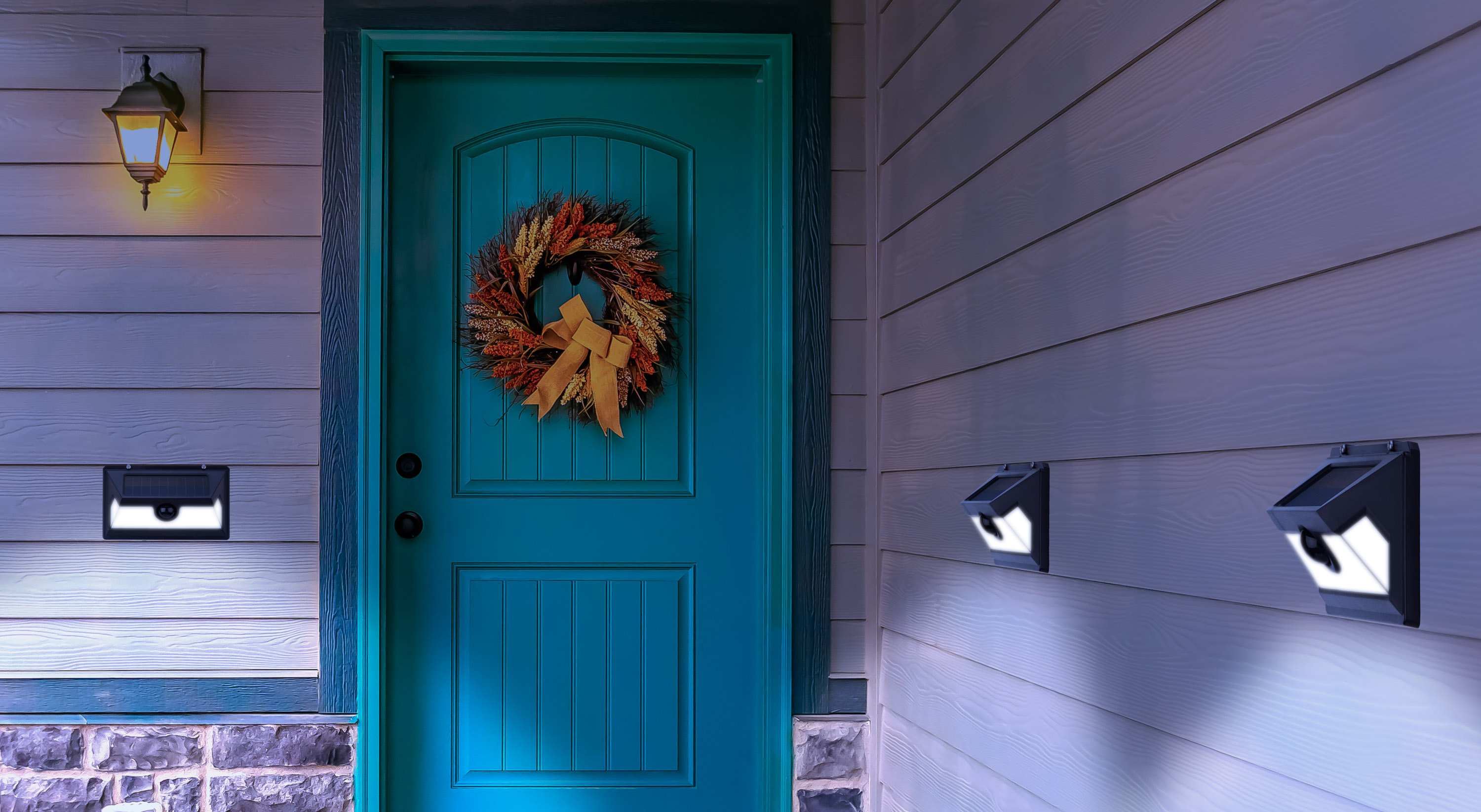 Hyper Tough 800 Lumen Solar Motion Security Light 2-Pack photo 2