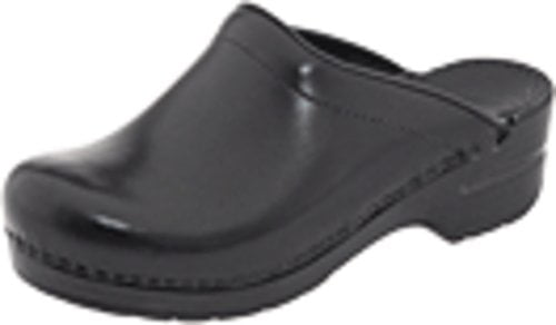 womens black clogs