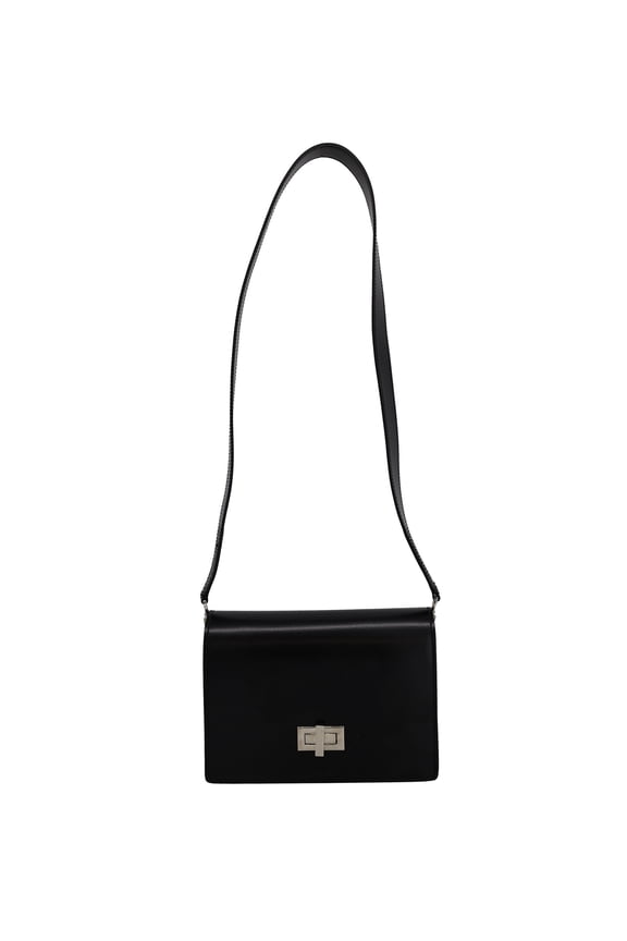 Pre-Owned Iris & Ink Shoulder Bag in Black Leather