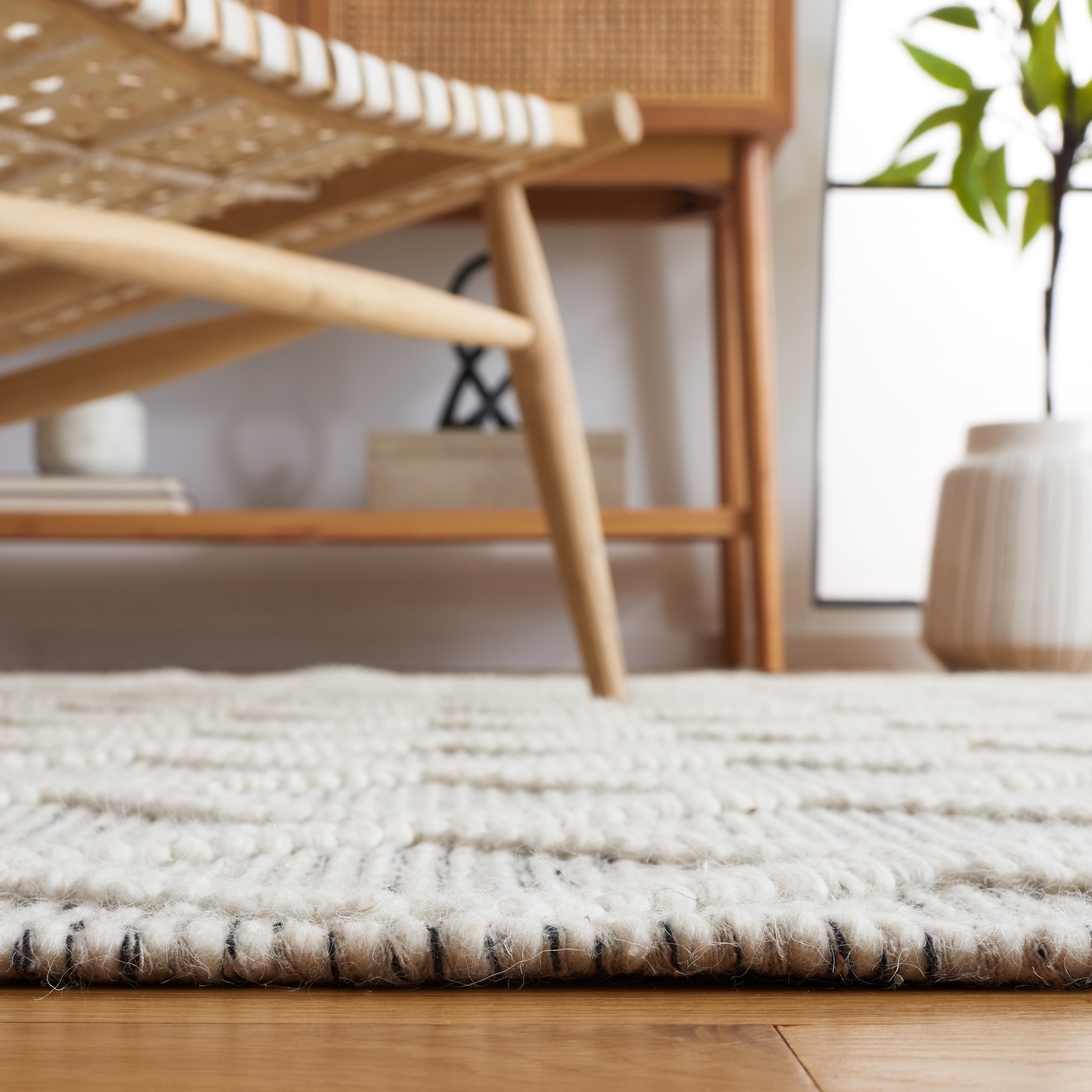 SAFAVIEH Vermont Willard Trellis Area Rug, Black/Ivory, 8' x 10'