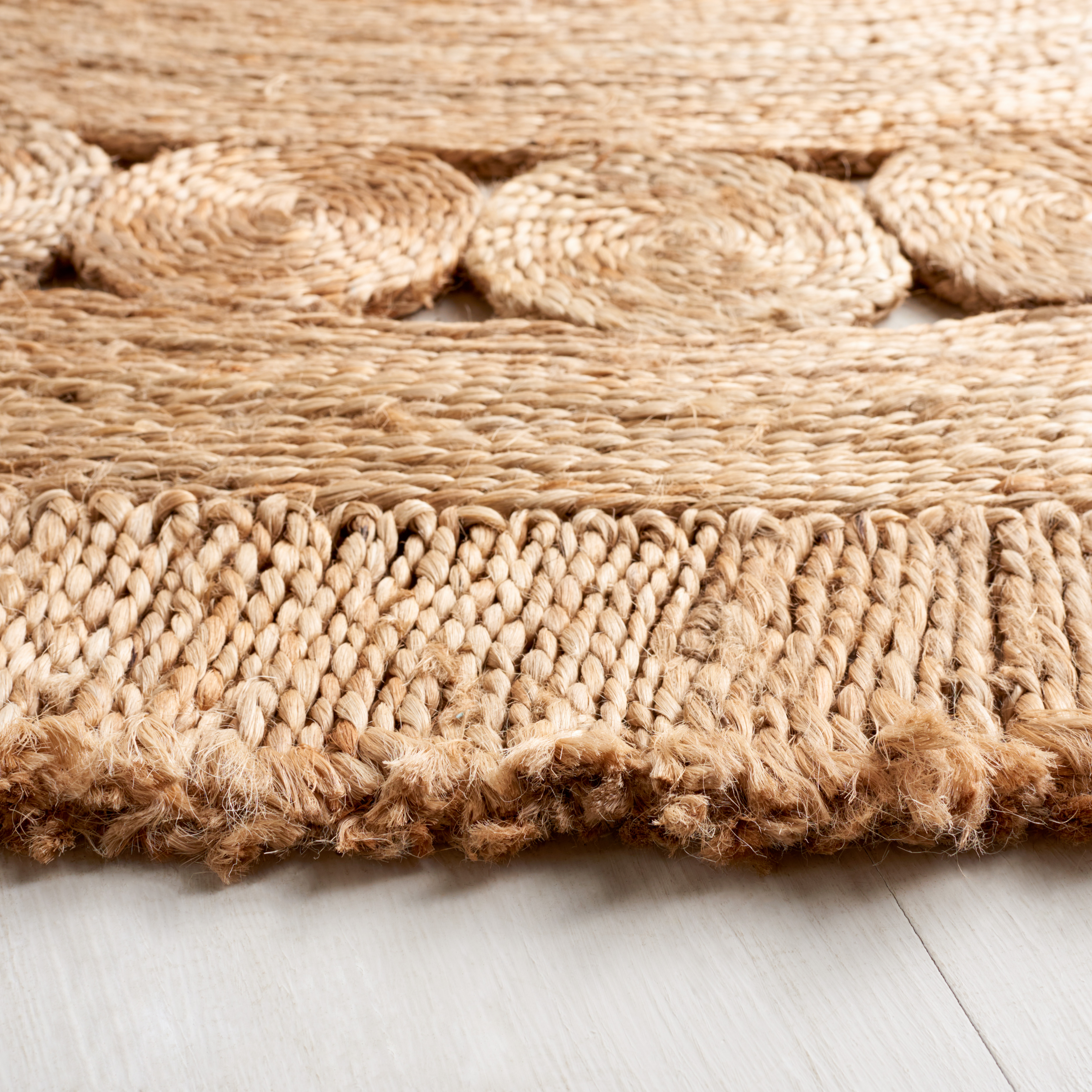 SAFAVIEH Natural Fiber Braelyn Geometric Area Rug, Natural, 6' x 6' Round