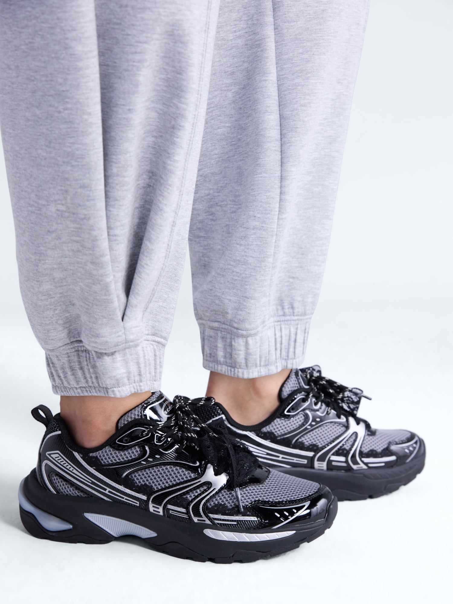 Scoop Women's Sporty Lace Sneakers