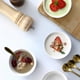 thumbnail image 3 of Lieonvis 4 oz Ramekins para Hornear con Bandeja de Bambú, Plato de Soufflé de Cerámica, Apto para Horno, Juego de 5, Salsa de Porcelana Bowls para Pudín, Crema Brulée, Soufflé, Salsa para Servir, Natillas, Helado, 3 of 8
