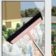 thumbnail image 5 of Escobilla de fregar de color rosa con escobilla y raspador, 5 of 7