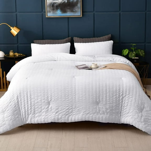 Queen seersucker bedding set, lightweight comforter with 2 pillowcases, 300 GSM microfiber filling, breathable and fluffy, perfect for hot and cold sleepers, white