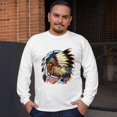 thumbnail image 4 of Native American Chief - Camiseta de manga larga con capó de guerra, atrapasueños indígenas, 4 of 6