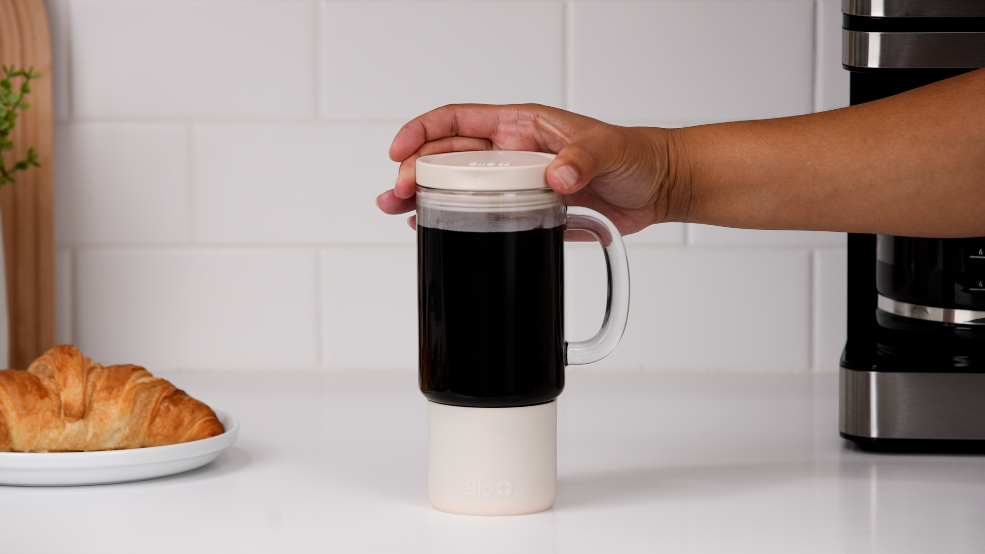 Ello Nova 18oz Glass Travel Mug with Handle photo 3