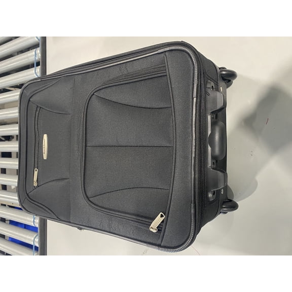 ROCKLAND 19 INCH FASHION SOFTSIDE UPRIGHT LUGGAGE EXPANDABLE - BLACK