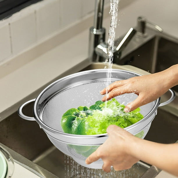 Colador de malla de acero inoxidable para lavar arroz, verduras y frutas | Cesta de drenaje de cocina con bordes enrollados y asas | Tamiz redondo para colar, enjuagar y escurrir pasta |