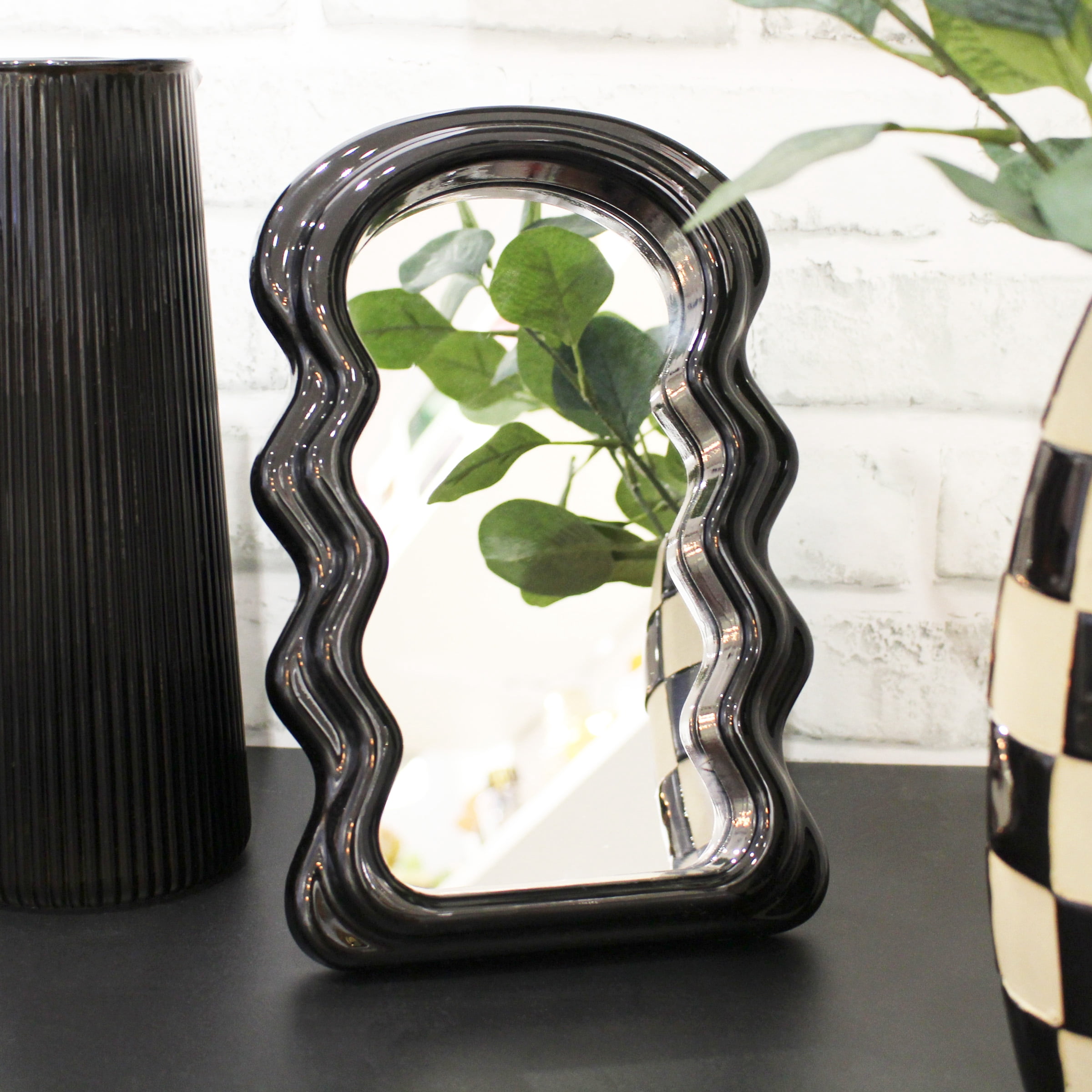 OneDesign Home Black Glossy Wavy Tabletop Mirror