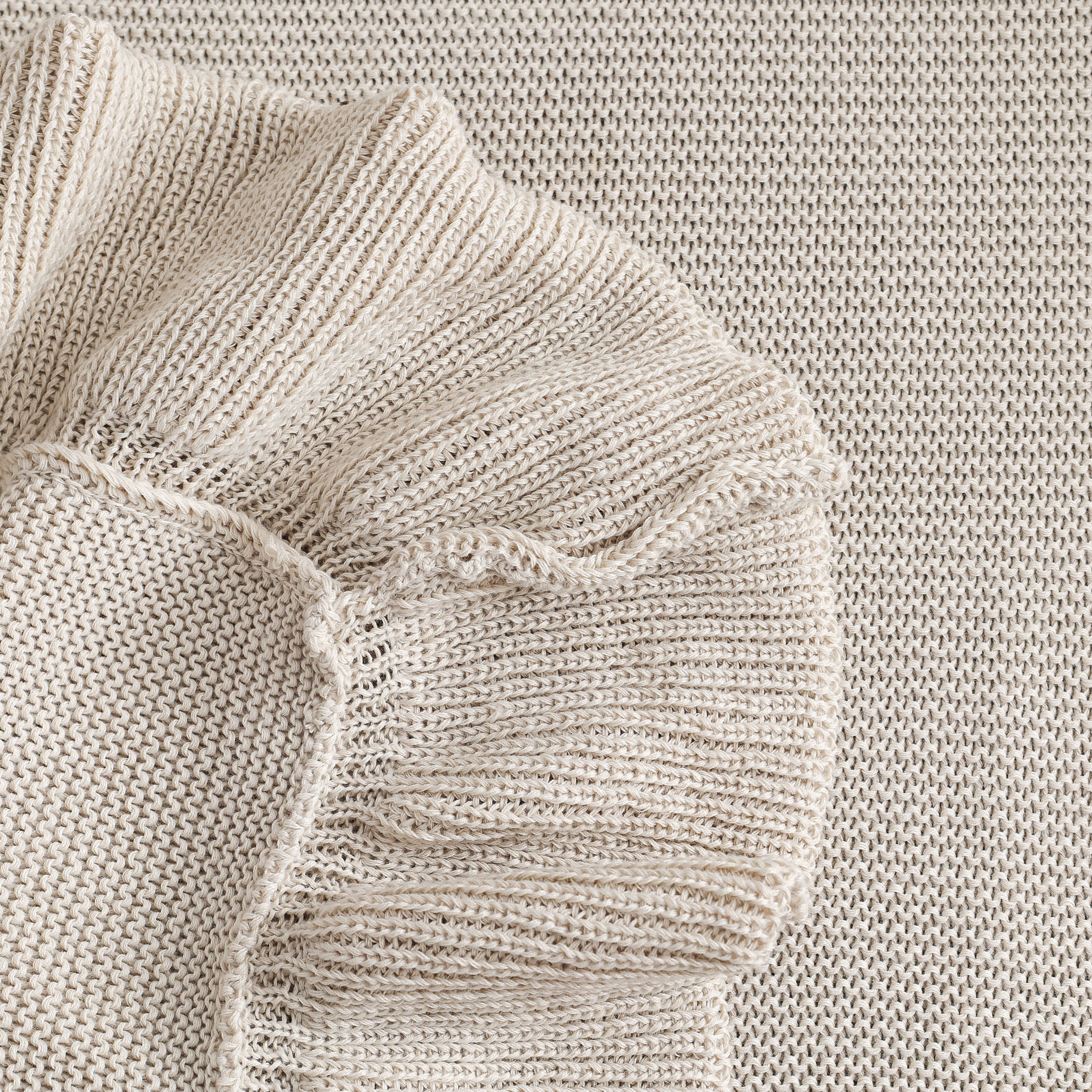 The Pioneer Woman Ruffle Knit Oversized Throw Blanket, Beige, 50 x 72 in