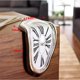 thumbnail image 5 of Reloj de fusión, reloj de pared derretido para decoración en casa, oficina, estante, mesa de escritorio, regalo creativo divertido, dorado, 5 of 5