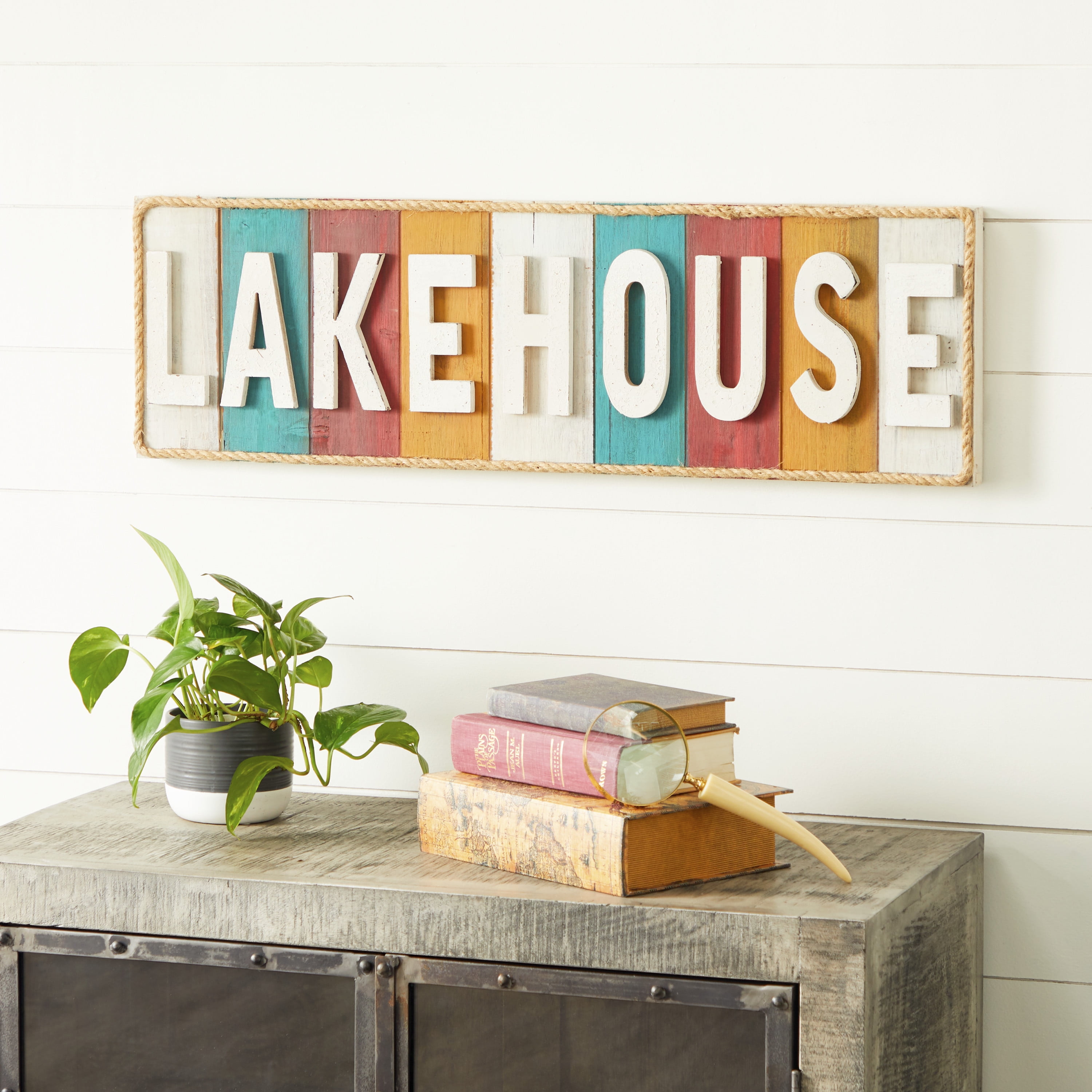DecMode Coastal Wood Decorative Wall Décor Sign with Lakehouse Text in