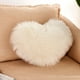thumbnail image 3 of Funda de cojín con forma de corazón rizado suave Blanco, 3 of 7