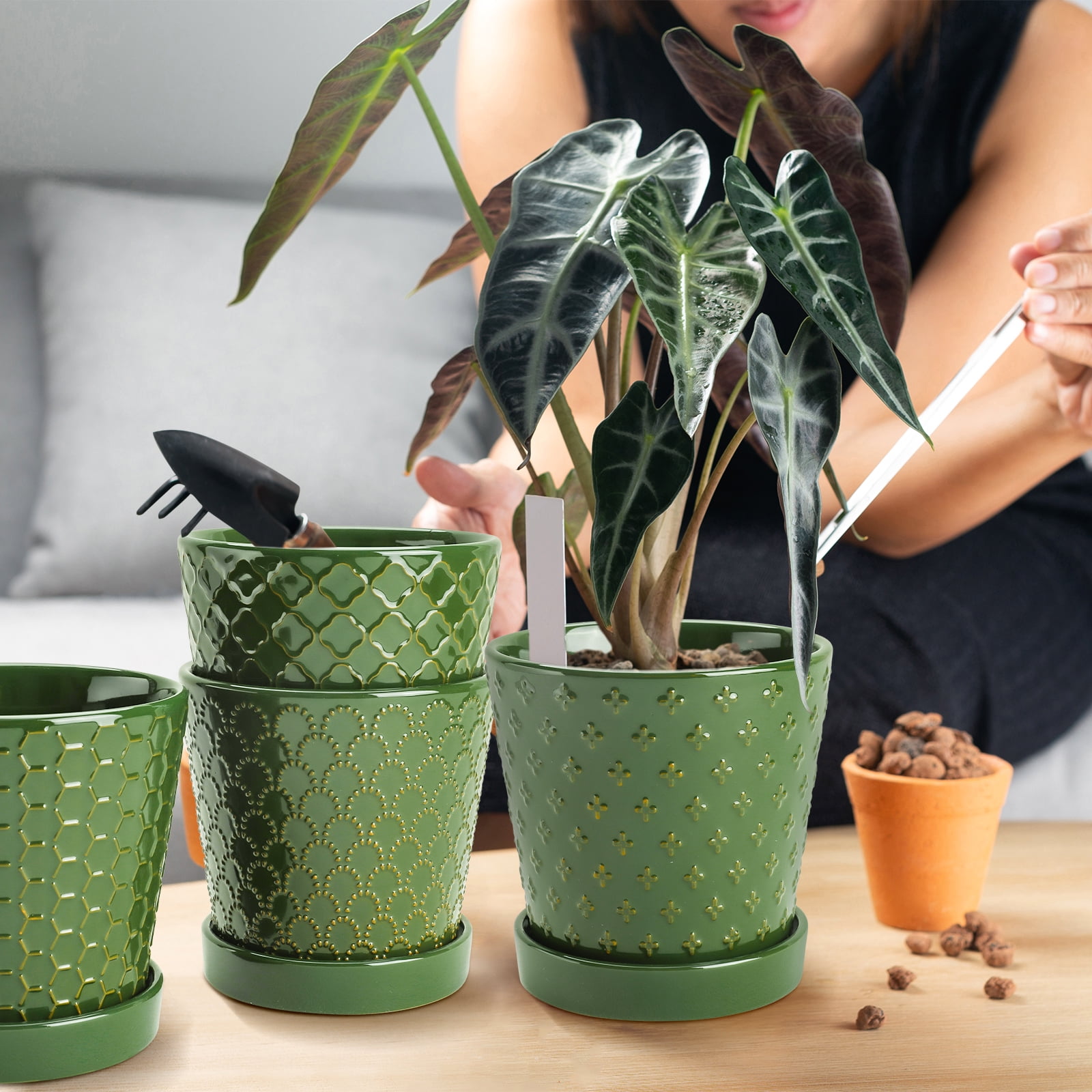 BUYMAX 5 inch Blackish Green Ceramic Indoor Plant Pots with Drainage Holes and Tray, Relief Design, Set of 4, Modern Minimalist Decor