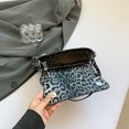 thumbnail image 2 of Bolso Hombro para Mujer Con Leopardo Cuero PU (), 2 of 5